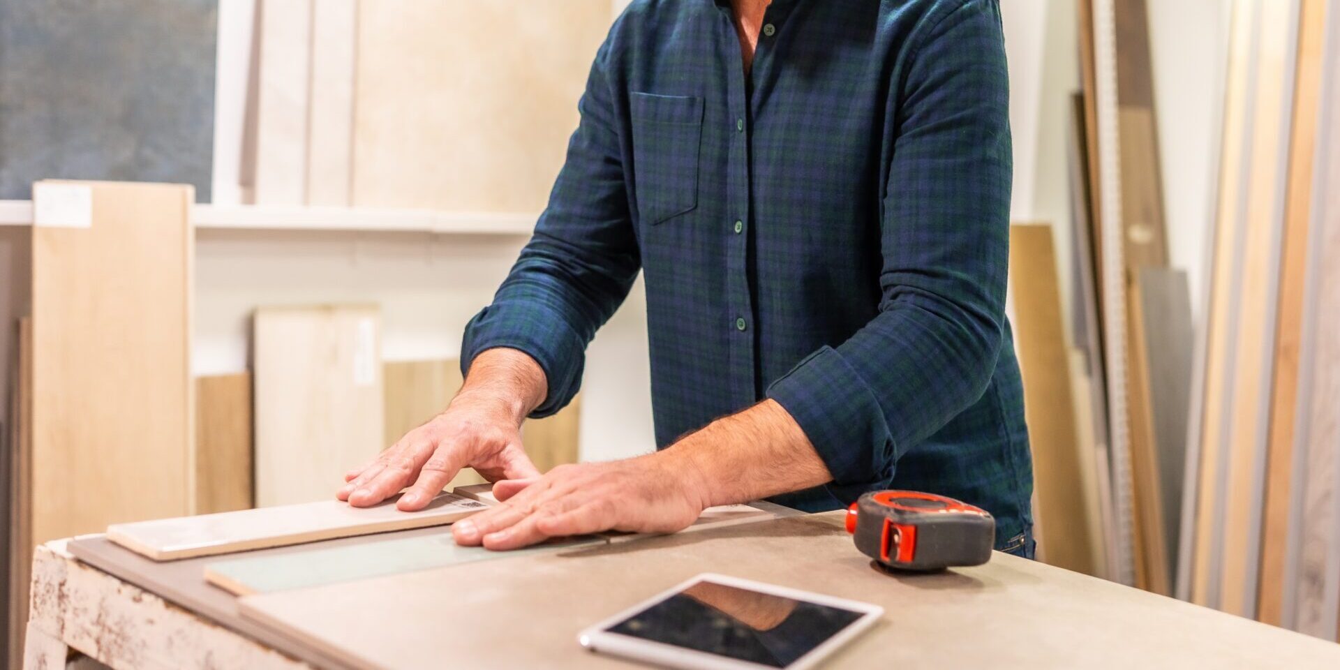 Carpinteros comerciales para tiendas en Valencia - carpintero