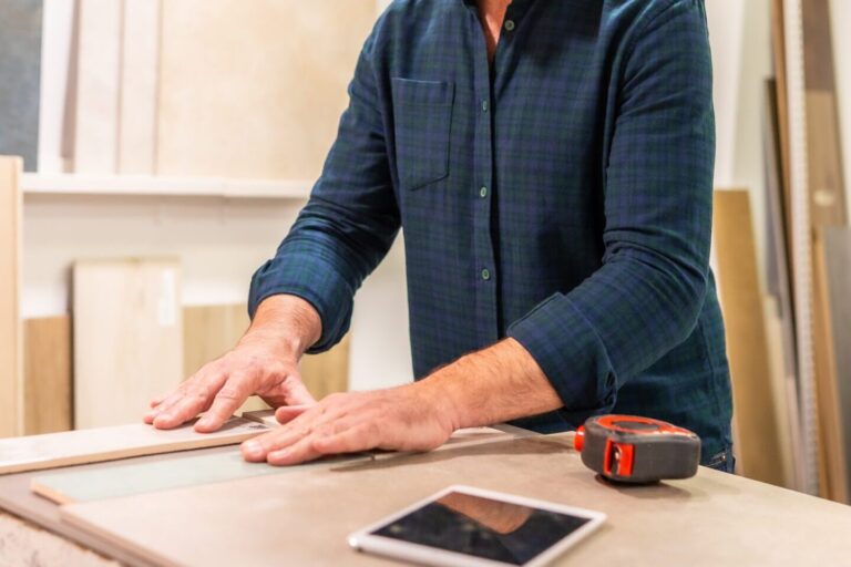 Carpinteros comerciales para tiendas en Valencia - carpintero